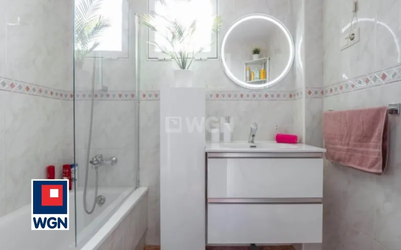 Mieszkanie na  sprzedaż Torrevieja - Ładny apartament z basenem osiedlowym